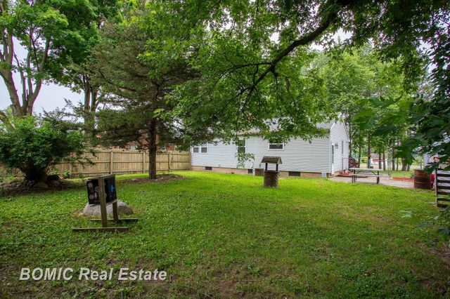 8510 N Genesee Road, Mount Morris, MI 48458