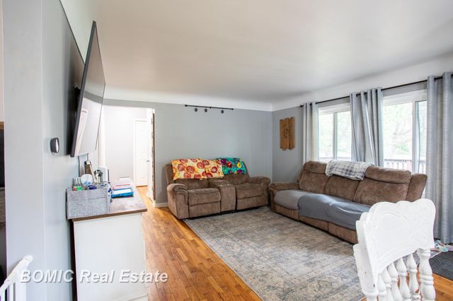 8510 N Genesee Road, Mount Morris, MI 48458