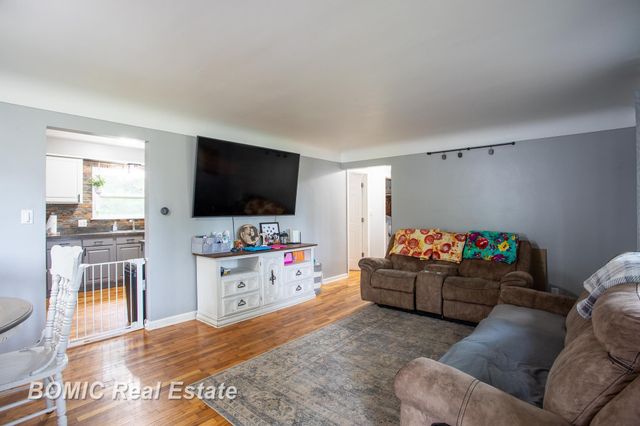 8510 N Genesee Road, Mount Morris, MI 48458