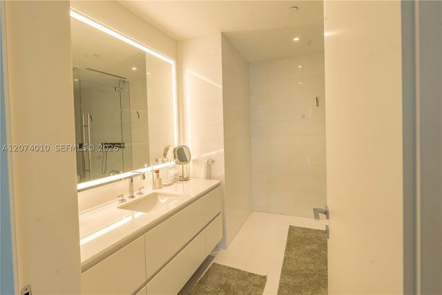 300 Biscayne Boulevard Way 3109W, Miami, FL 33131