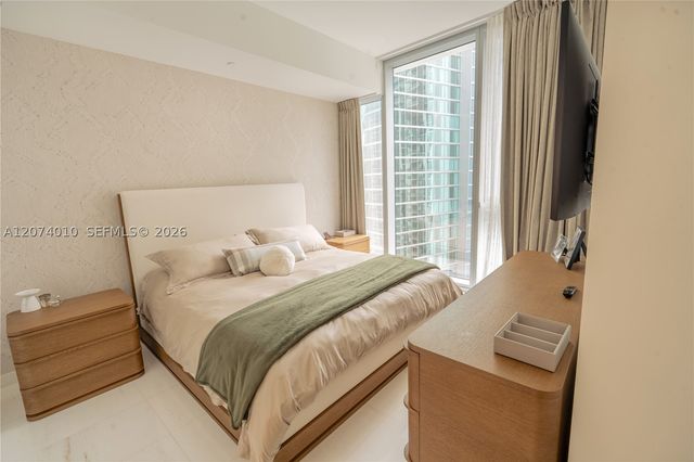300 Biscayne Boulevard Way 3109W, Miami, FL 33131