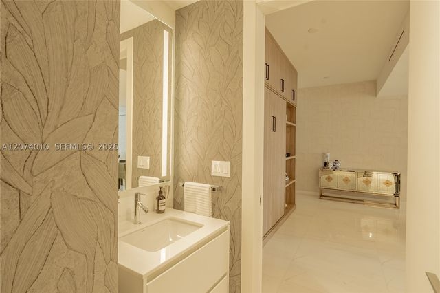 300 Biscayne Boulevard Way 3109W, Miami, FL 33131