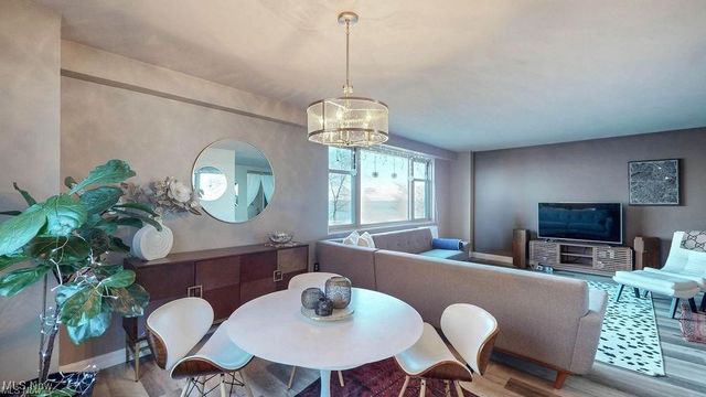 11820 Edgewater Drive 110, Lakewood, OH 44107