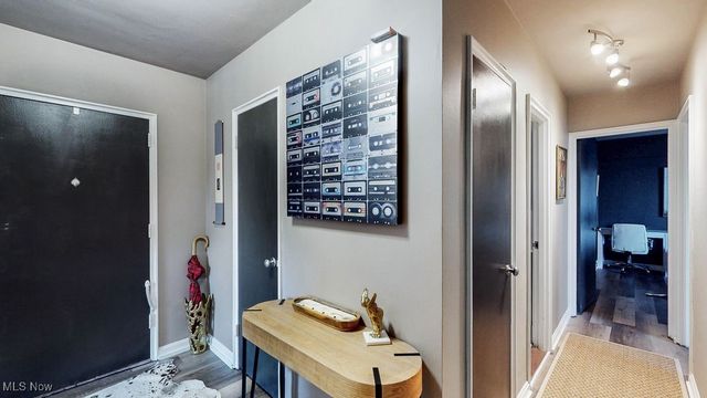 11820 Edgewater Drive 110, Lakewood, OH 44107