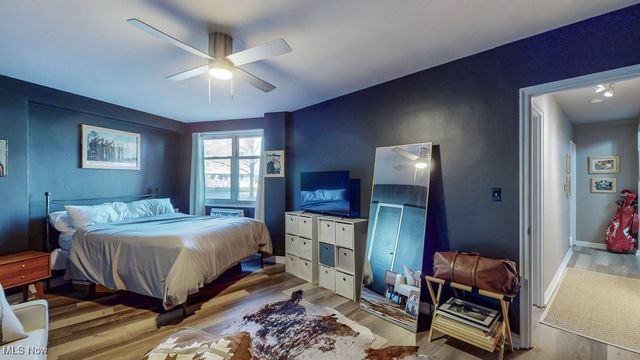 11820 Edgewater Drive 110, Lakewood, OH 44107