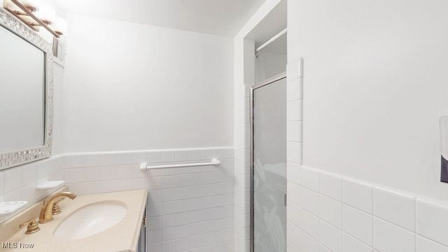 11820 Edgewater Drive 110, Lakewood, OH 44107