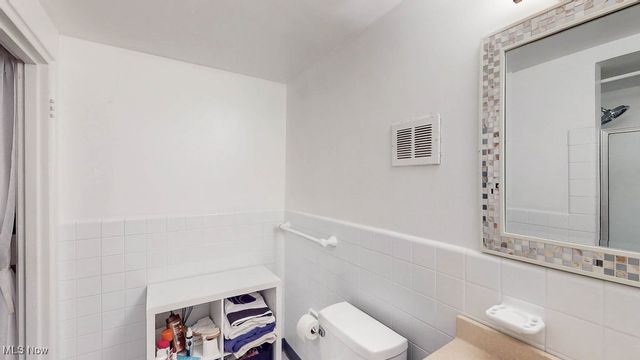 11820 Edgewater Drive 110, Lakewood, OH 44107