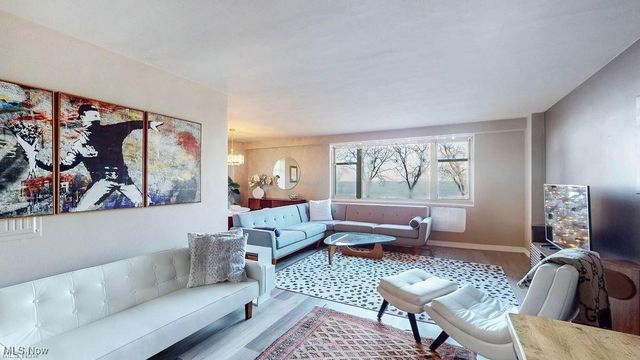 11820 Edgewater Drive 110, Lakewood, OH 44107