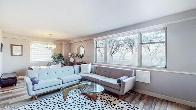 11820 Edgewater Drive 110, Lakewood, OH 44107