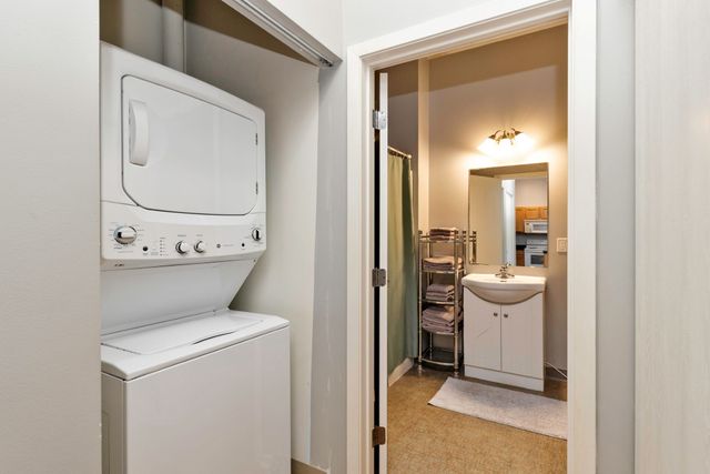 400 E Locust Street 308, Des Moines, IA 50309