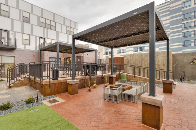 400 E Locust Street 308, Des Moines, IA 50309