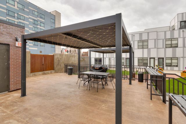 400 E Locust Street 308, Des Moines, IA 50309