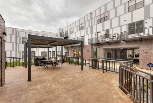 400 E Locust Street 308, Des Moines, IA 50309