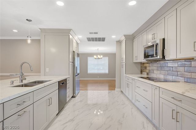 7145 Rogers Street, Las Vegas, NV 89118