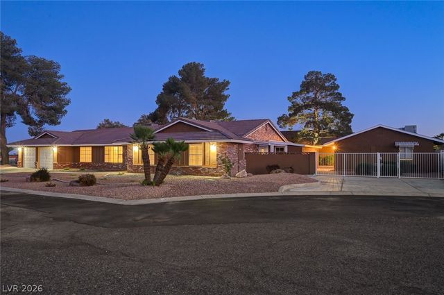 7145 Rogers Street, Las Vegas, NV 89118