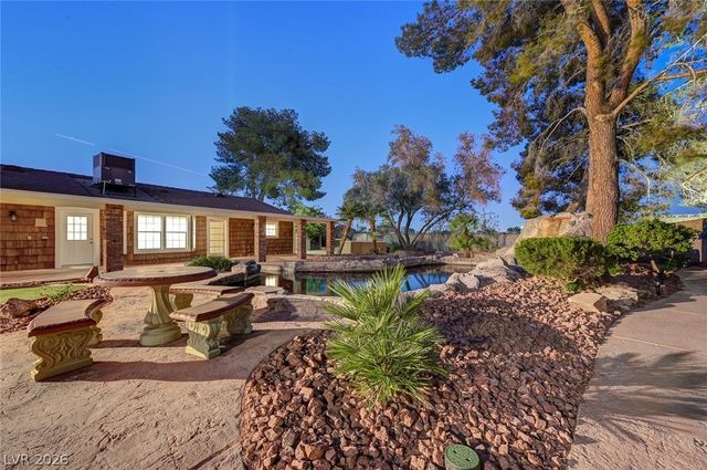 7145 Rogers Street, Las Vegas, NV 89118