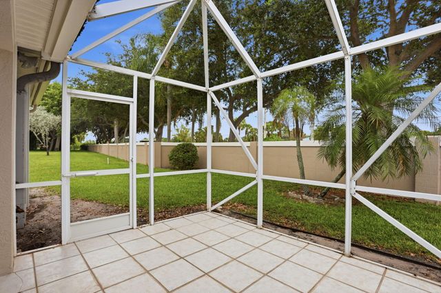 18 Sausalito Drive, Boynton Beach, FL 33436