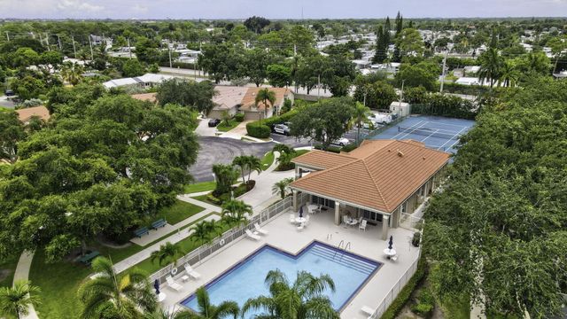 18 Sausalito Drive, Boynton Beach, FL 33436