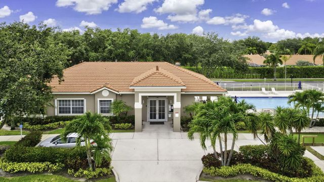 18 Sausalito Drive, Boynton Beach, FL 33436