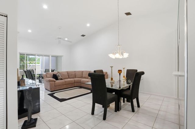 18 Sausalito Drive, Boynton Beach, FL 33436