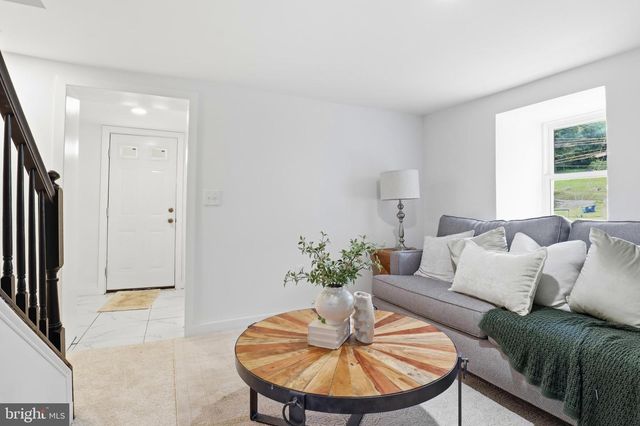 1 PLEASANT AVE, New Freedom, PA 17349