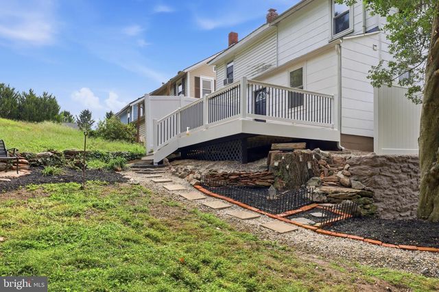 1 PLEASANT AVE, New Freedom, PA 17349