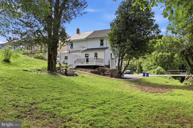 1 PLEASANT AVE, New Freedom, PA 17349