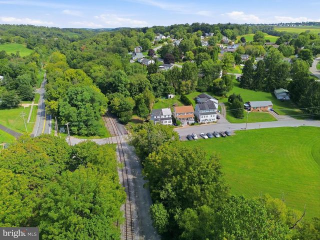 1 PLEASANT AVE, New Freedom, PA 17349