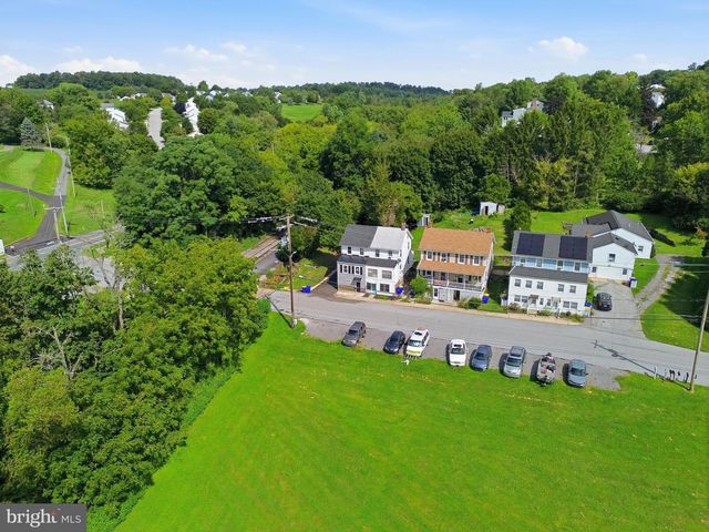 1 PLEASANT AVE, New Freedom, PA 17349