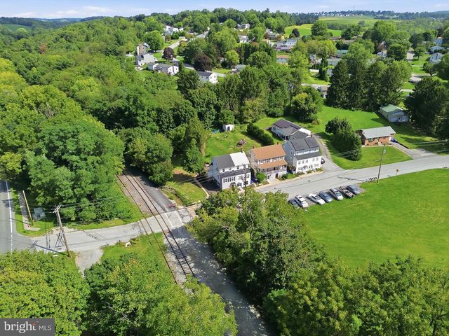1 PLEASANT AVE, New Freedom, PA 17349