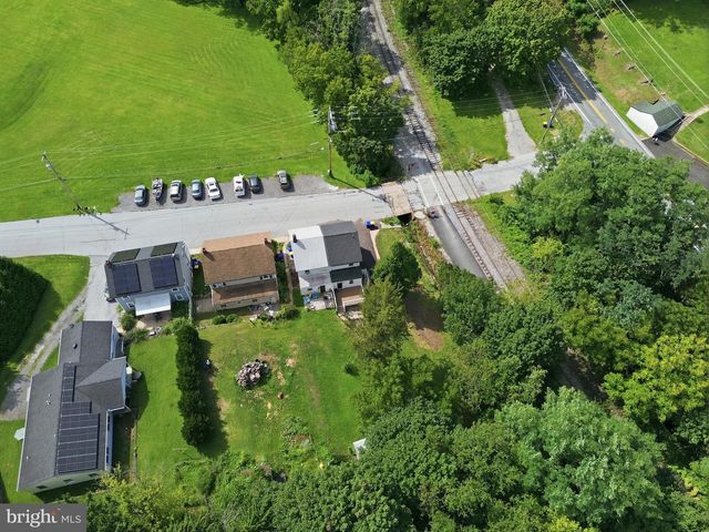 1 PLEASANT AVE, New Freedom, PA 17349