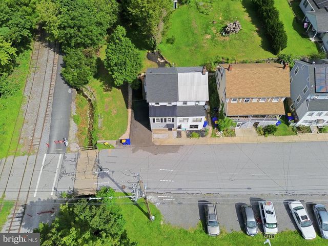 1 PLEASANT AVE, New Freedom, PA 17349