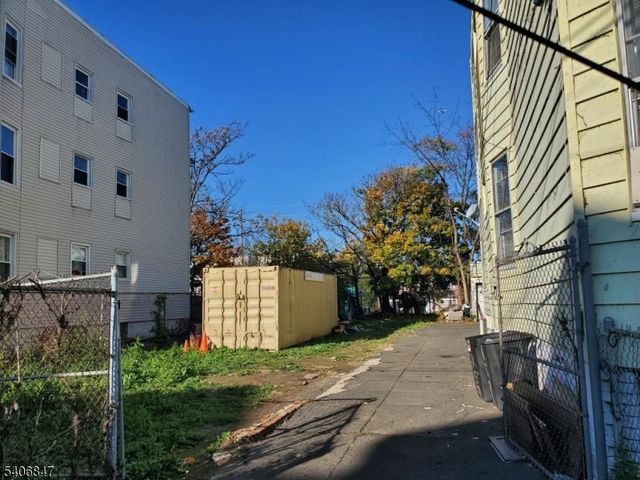 255 22Nd St, Irvington Twp., NJ 07111