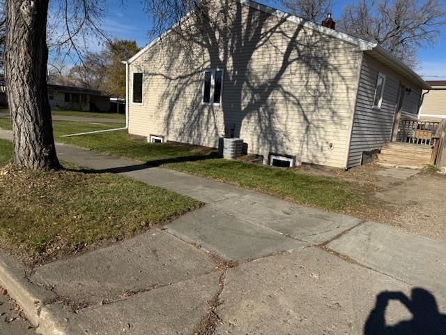 200 18th St NW, Minot, ND 58703