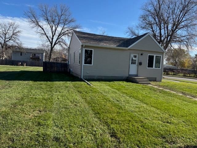 200 18th St NW, Minot, ND 58703