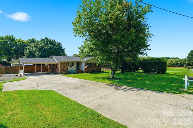3107 Winston Drive NW, Concord, NC 28027