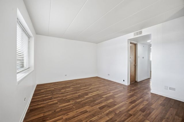 4618 River Road 1D, Schiller Park, IL 60176