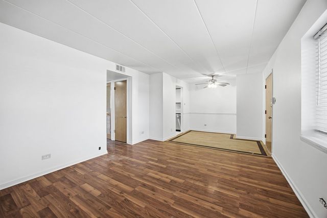 4618 River Road 1D, Schiller Park, IL 60176