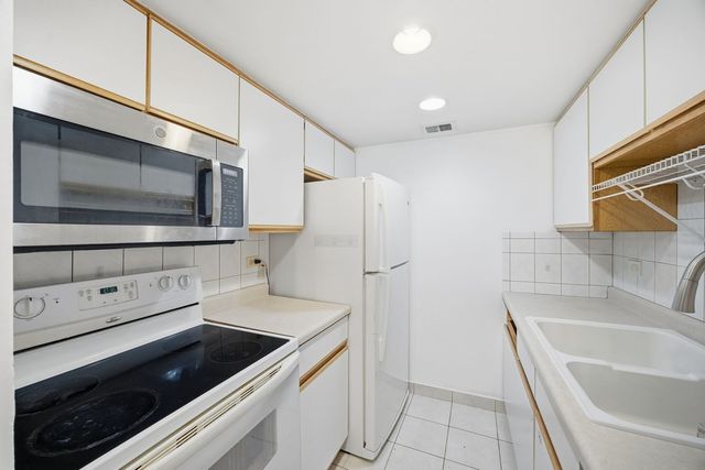 4618 River Road 1D, Schiller Park, IL 60176