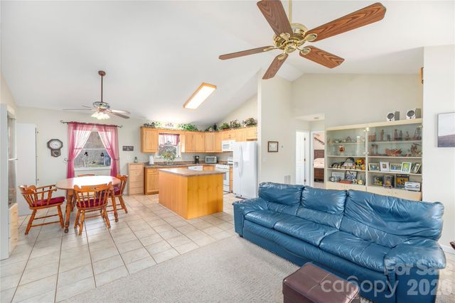 57 Gloria Way, Waynesville, NC 28785