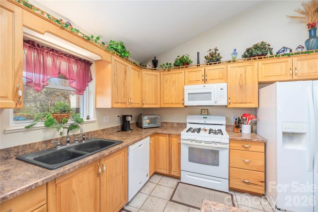 57 Gloria Way, Waynesville, NC 28785