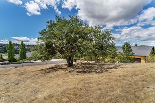 4359 Vista Pointe Drive, Medford, OR 97504