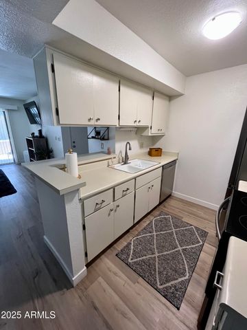 4554 E PARADISE VILLAGE Parkway N 102, Phoenix, AZ 85032