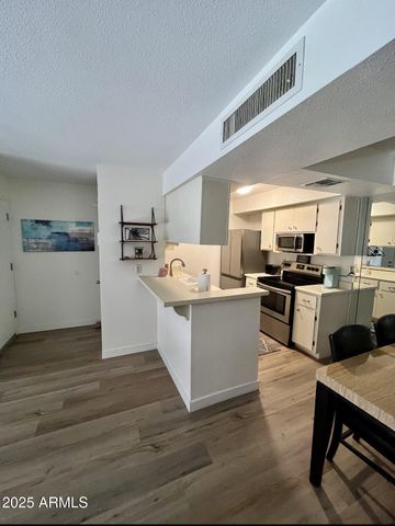 4554 E PARADISE VILLAGE Parkway N 102, Phoenix, AZ 85032