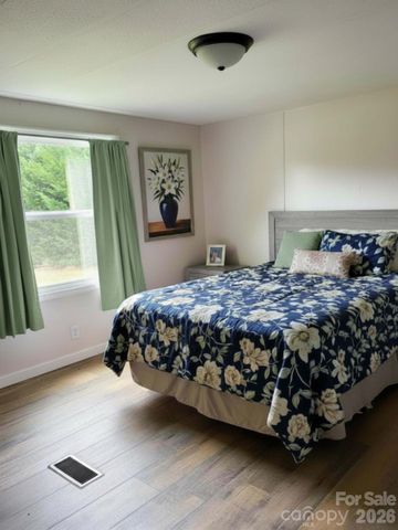 188 Wiggins Road, Candler, NC 28715