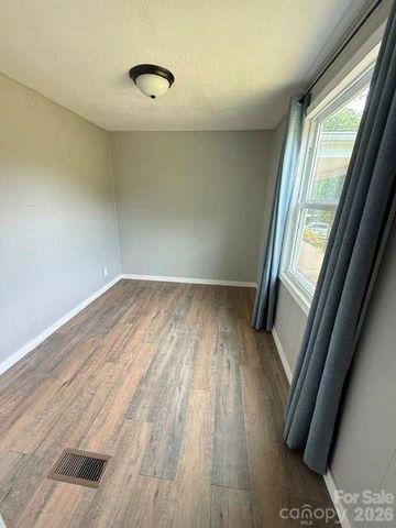 188 Wiggins Road, Candler, NC 28715