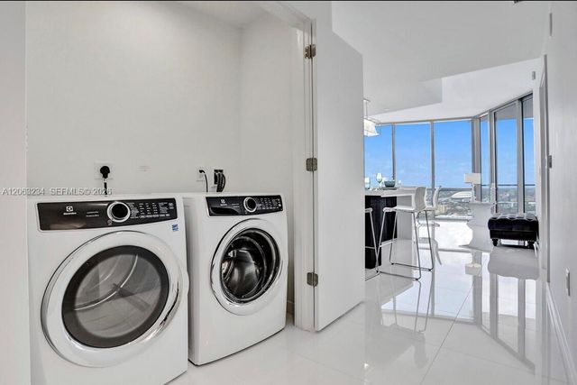 851 NE 1st Avenue 3510, Miami, FL 33132