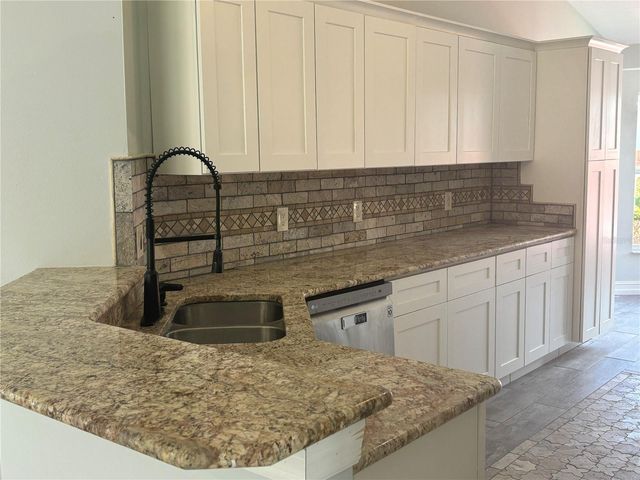 2830 STRAND CIRCLE, Oviedo, FL 32765