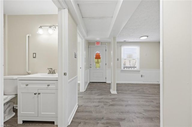 1204 E Pembroke AVE, Hampton, VA 23664