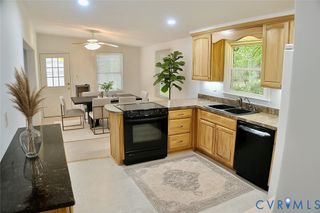 209 Pineview Dr, Hartfield, VA 23071
